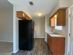 504 Ashwood Ln in Pensacola, FL - Building Photo - Building Photo