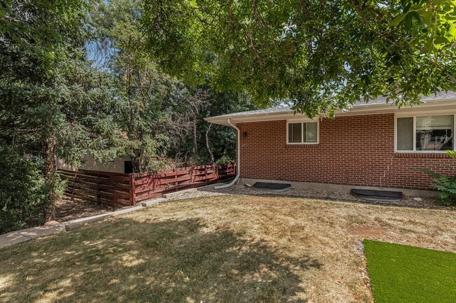 property at 872-872 19th St