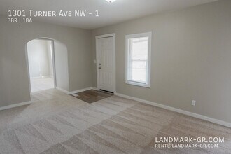 1301 Turner Ave NW in Grand Rapids, MI - Building Photo - Building Photo