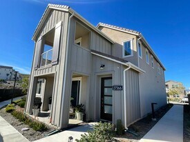 27366 Snow Crk Pl in Valencia, CA - Building Photo