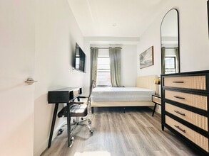 Furnished room/NOT APARTMENT, Unit 1L in Brooklyn, NY - Foto de edificio - Building Photo