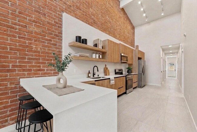 200 S Cynthia St in McAllen, TX - Building Photo - Building Photo