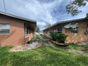 3024 NW 2nd St in Pompano Beach, FL - Building Photo - Building Photo