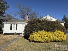 1133 Princeton Ave in Charlotte, NC - Building Photo