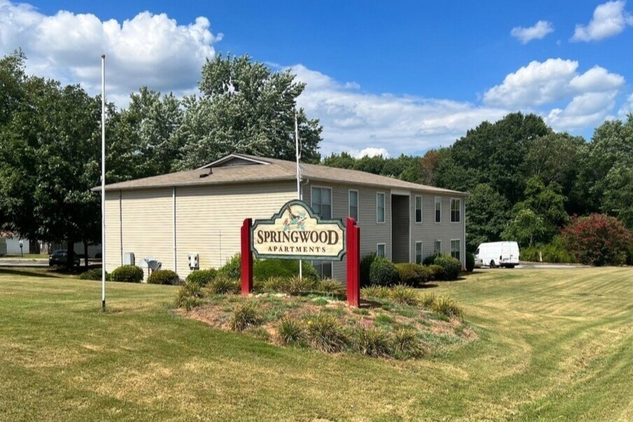 Springwood Apartments in Greenville, SC - Building Photo