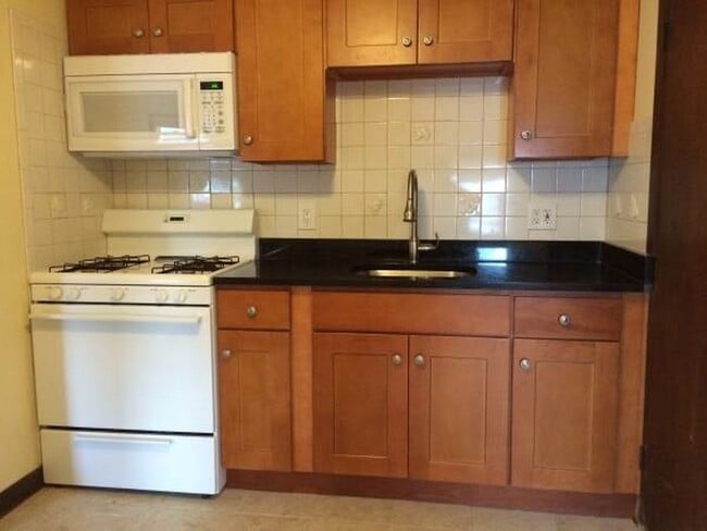 87 Madison St, Unit 2R in Malden, MA - Building Photo - Building Photo