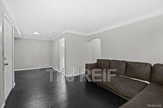 20045 Greenlawn St in Detroit, MI - Building Photo - Building Photo