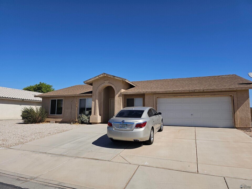 6162 E 43rd St in Yuma, AZ - Building Photo