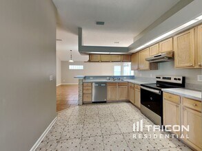 1169 Brookwood Bluff Rd E in Jacksonville, FL - Building Photo - Building Photo