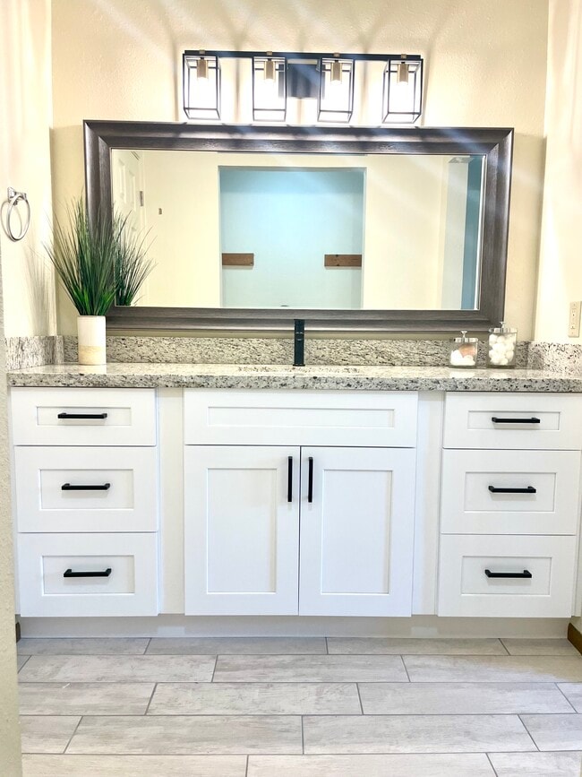 5454 Folsom Dr, Unit 1 in Beaumont, TX - Foto de edificio - Building Photo