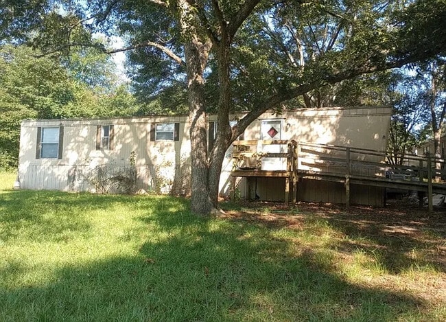 property at 502 E Broad St