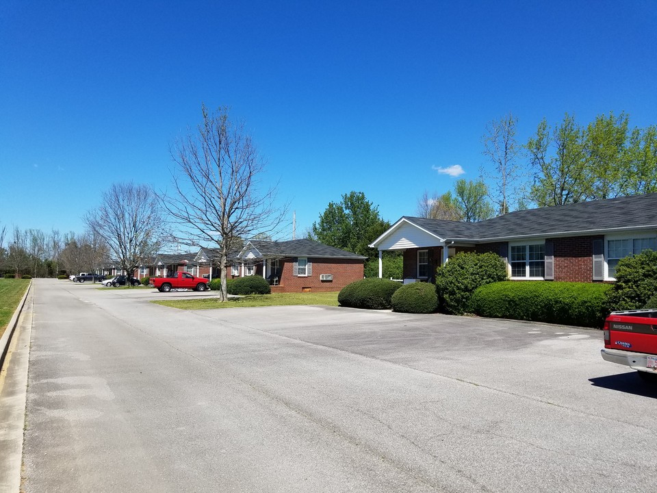 26990 Elkins Road in Athens, AL - Building Photo