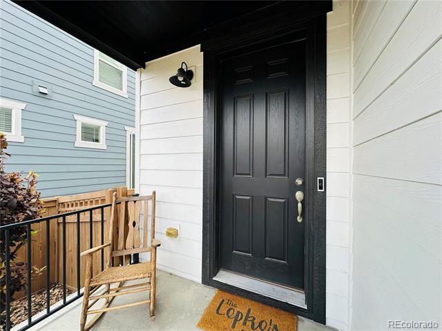 8384 Holman St in Arvada, CO - Foto de edificio - Building Photo