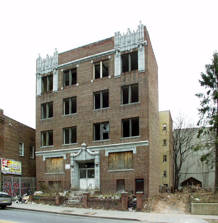 186 William St in East Orange, NJ - Building Photo