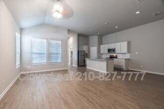 311 Nespral Dr in San Antonio, TX - Building Photo - Building Photo