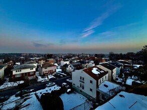 55 Gunther Ave in Yonkers, NY - Foto de edificio - Building Photo