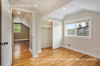 218 Garfield Ave SW in Grand Rapids, MI - Building Photo - Building Photo