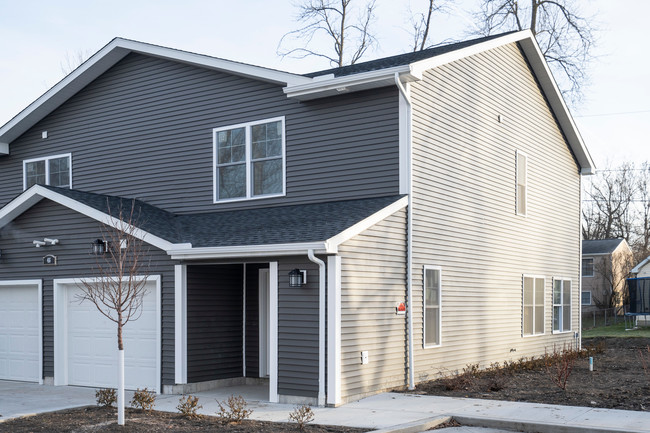 Roger Chaffee Apartments in Amherst, NY - Foto de edificio - Building Photo