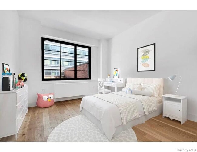 27-21 44th Dr in Queens, NY - Foto de edificio - Building Photo