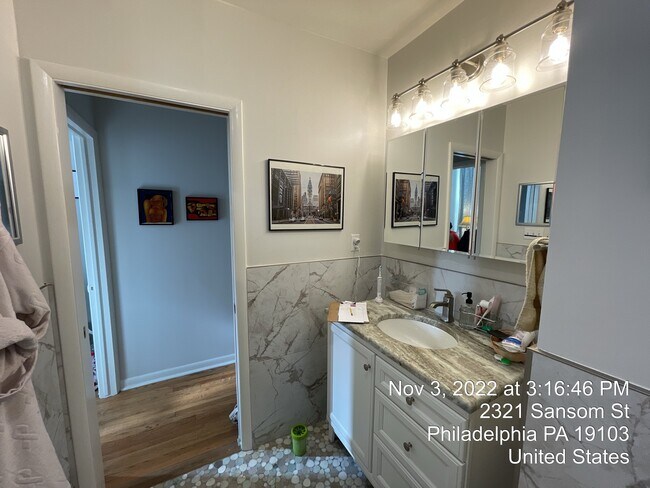 2321 Sansom St, Unit 2-A in Philadelphia, PA - Building Photo - Building Photo