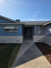 37 S Olive St in Lemoore, CA - Building Photo - Building Photo