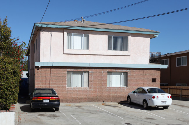 3138 Ingelow St in San Diego, CA - Foto de edificio - Building Photo