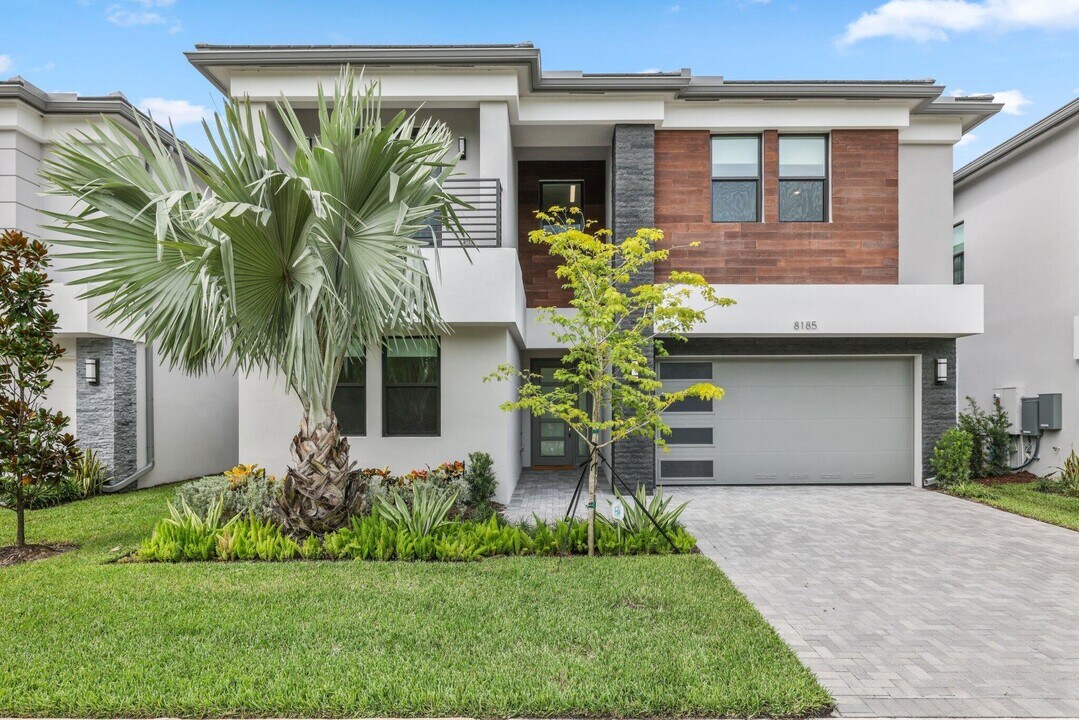 8185 Crystal Downs Ave in Boca Raton, FL - Building Photo