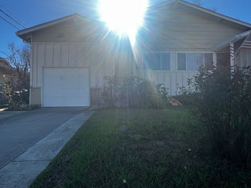 5335 Castle St in Fair Oaks, CA - Building Photo