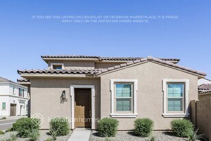 18962 W Reade Ave in Litchfield Park, AZ - Building Photo