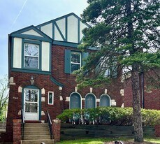 7310 Lindell Blvd, Unit 2 in University City, MO - Building Photo