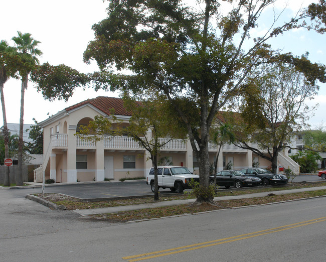 1957 Monroe St in Hollywood, FL - Foto de edificio - Building Photo