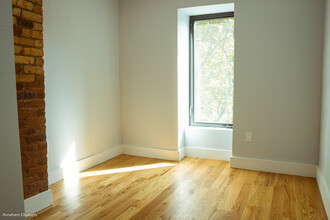 225 Halsey St in Brooklyn, NY - Building Photo - Interior Photo