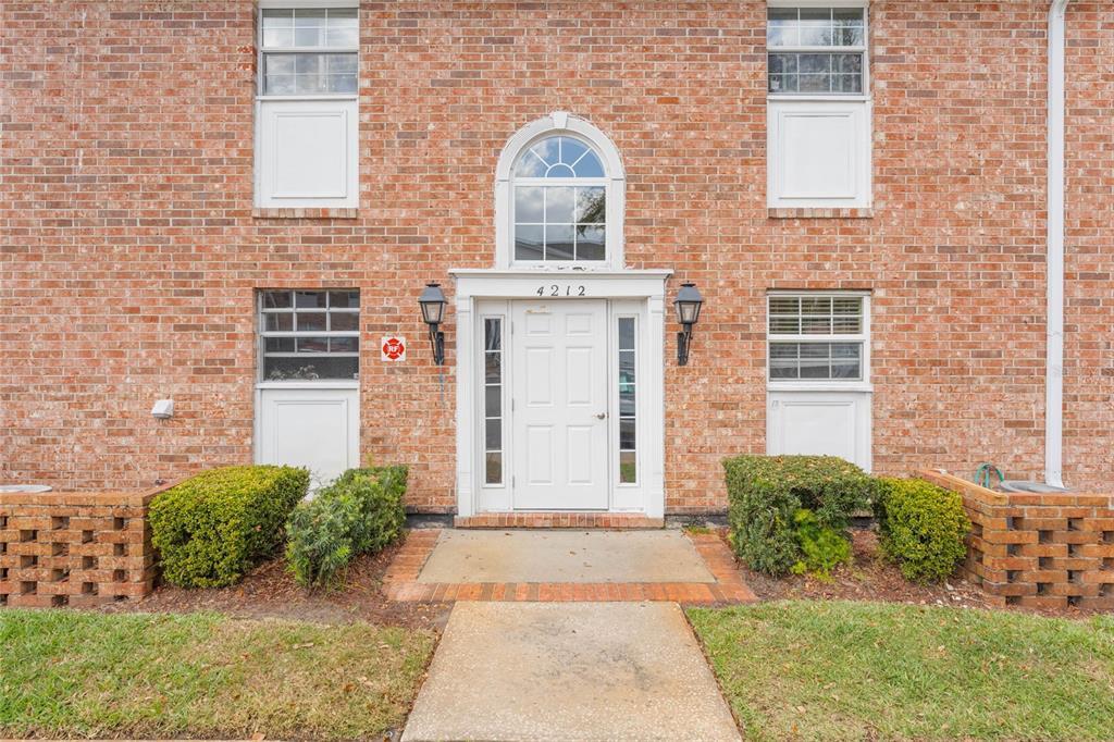 4212 Lake Underhill Rd in Orlando, FL - Building Photo