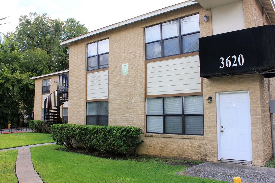 Southmore Apartments in Houston, TX - Building Photo