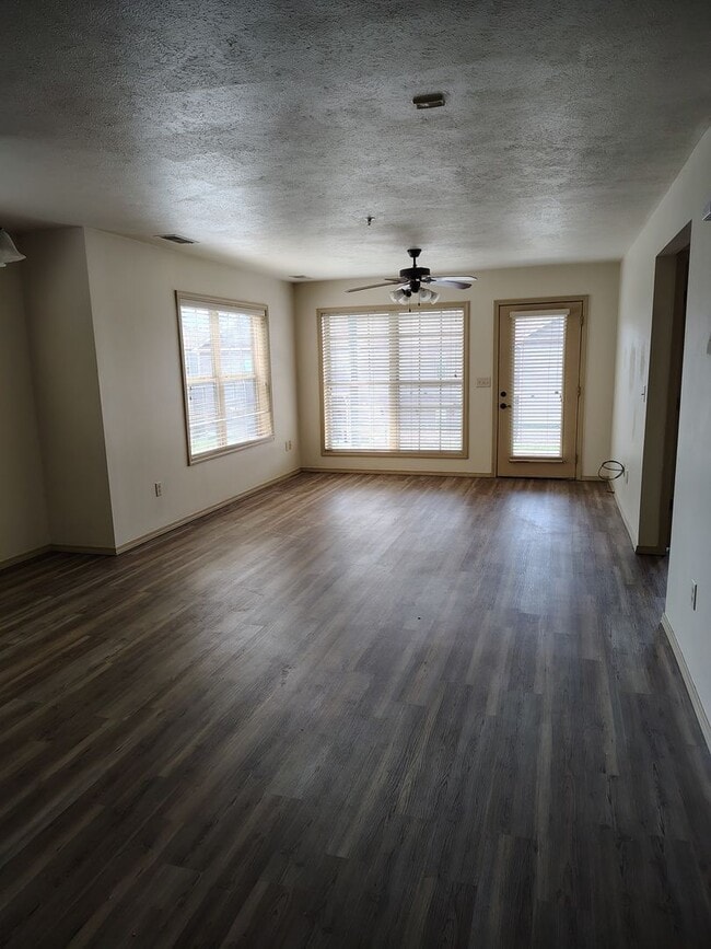 property at 7 Par Ln