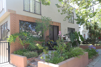 423 S Maple Dr in Beverly Hills, CA - Building Photo - Building Photo