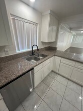 556 Mar Vista Ave-Unit -560 in Pasadena, CA - Foto de edificio - Building Photo