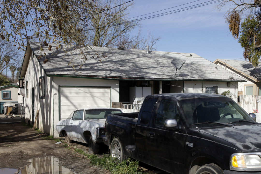 1643-1647 Kathleen Ave in Sacramento, CA - Building Photo