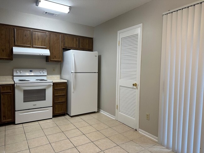696 Tyner St in Fort Walton Beach, FL - Building Photo - Building Photo