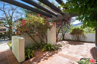 1547 Palisades Dr in Los Angeles, CA - Building Photo - Building Photo