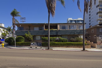 105-111 Nutmeg St in San Diego, CA - Foto de edificio - Building Photo