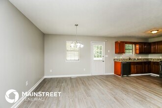 2212 Cedar Creek Ln in Lithia Springs, GA - Foto de edificio - Building Photo