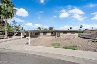 105 Woodley St in Las Vegas, NV - Building Photo