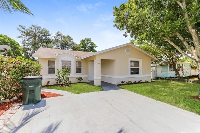 525 20th Ave N in Lake Worth Beach, FL - Building Photo - Building Photo