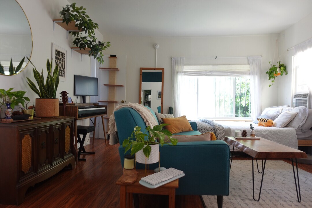 5127 Marathon St, Unit 5127 in Los Angeles, CA - Foto de edificio