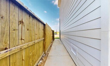 12256 Kirkgard Dr in Houston, TX - Building Photo - Building Photo