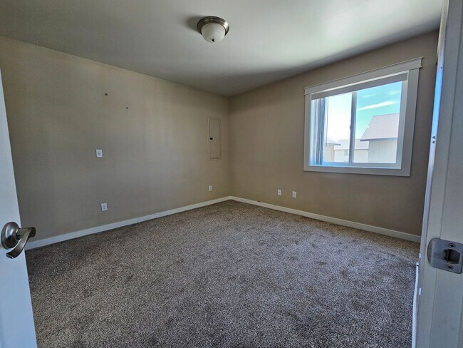2243 Airport Rd-Unit -#2 in Ellensburg, WA - Building Photo - Building Photo