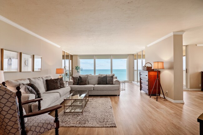 4051 Gulf Shore Blvd N in Naples, FL - Building Photo - Building Photo