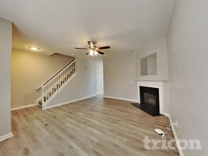 1377 Still Point Ct in Winston-Salem, NC - Foto de edificio - Building Photo