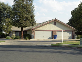 5245 E Lyell Ave in Fresno, CA - Building Photo